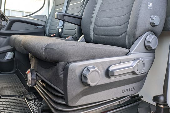 Iveco Daily 35S18 Hi-Matic 8EP Kontener + Winda