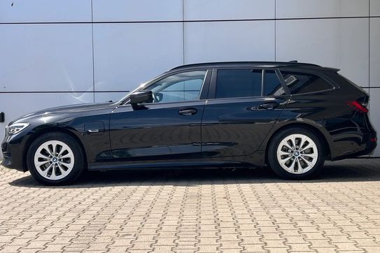 BMW Seria 3 Touring 320e xDrive Advantage