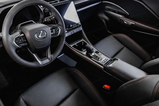 Lexus LBX Emotion 1.5 Hybrid