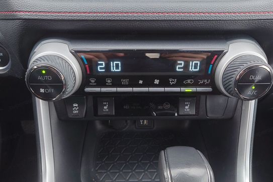 Suzuki Across 2.5 Plug-in Hybrid Elegance 4WD CVT