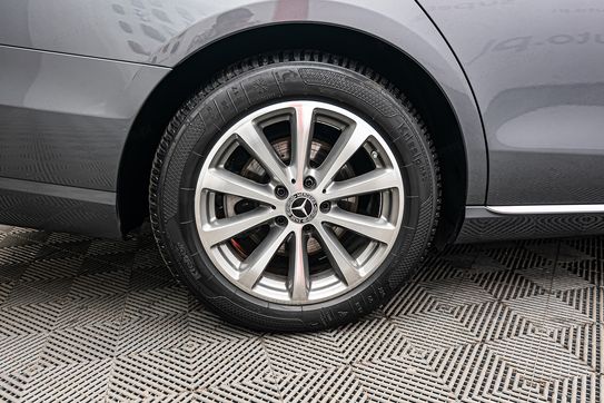 Mercedes Klasa E E 220 d 4-Matic Business Edition 9G-TRONIC
