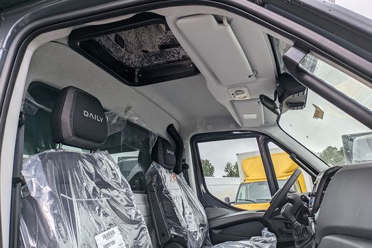 Iveco Daily 70C18 Hi-Matic Zabudowa 15EP + Winda