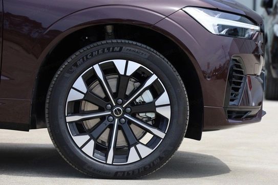 Volvo XC60 B5 AWD Ultra Dark