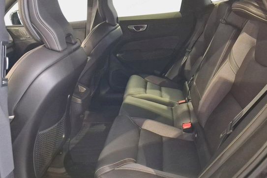 Volvo XC60 B5 B AWD Plus Dark aut