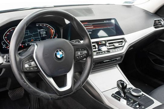 BMW Seria 3 Touring 318i