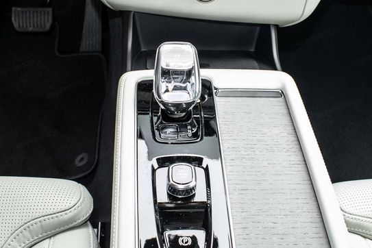 Volvo XC90 B5 AWD Ultra Dark 7os