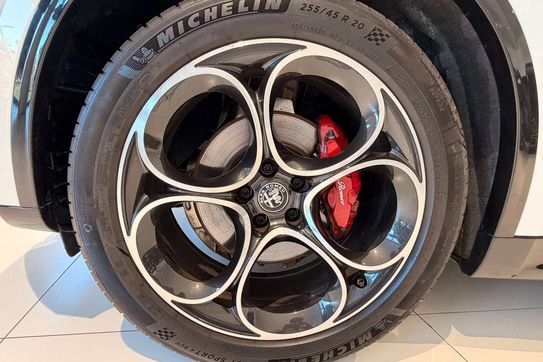 Alfa Romeo Stelvio 2.0 Turbo Veloce Q4