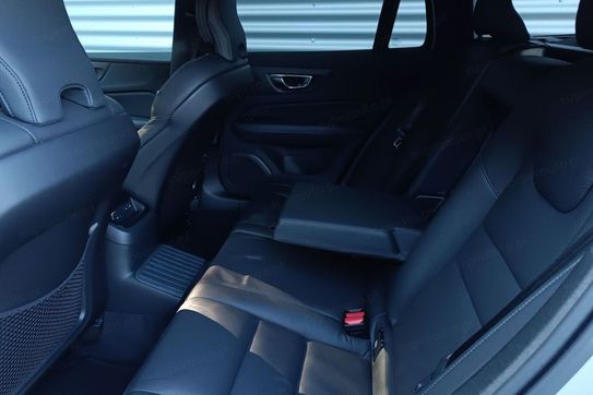 Volvo V60 T6 AWD Plug-In Hybrid Plus Dark