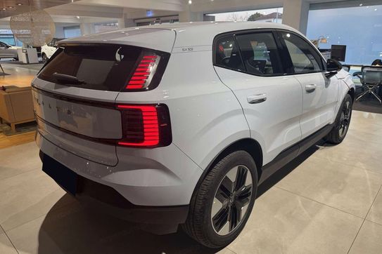 Volvo EX30 Single Motor Plus