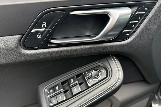 Porsche Macan T