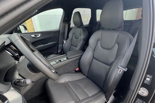 Volvo XC60 T6 Plug-In Hybrid AWD Plus Dark aut