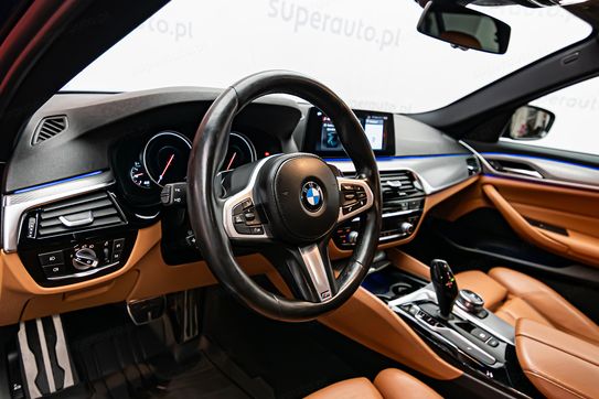 BMW Seria 5 520d xDrive aut