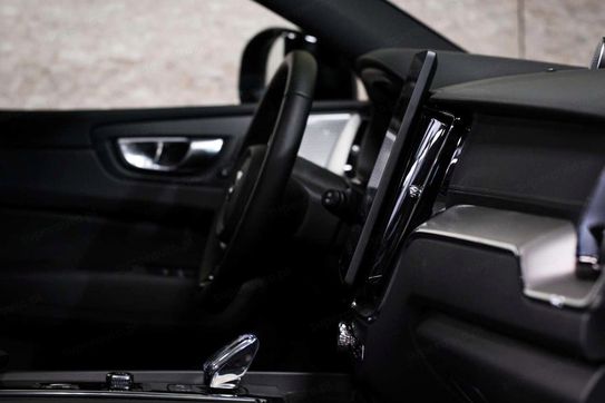 Volvo XC60 B5 AWD Ultra Black Edition