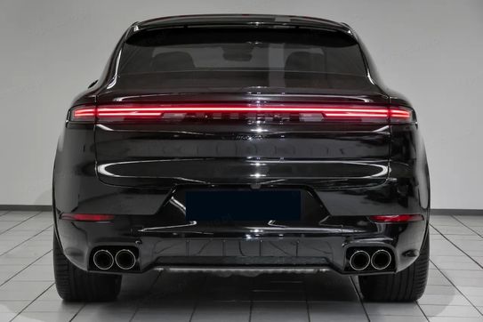 Porsche Cayenne Coupe E-Hybrid Black Edition