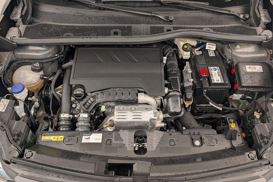 Peugeot 2008 ALLURE 1.2 PureTech