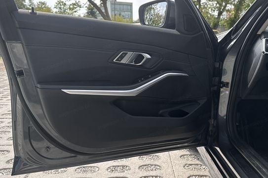 BMW Seria 3 318i