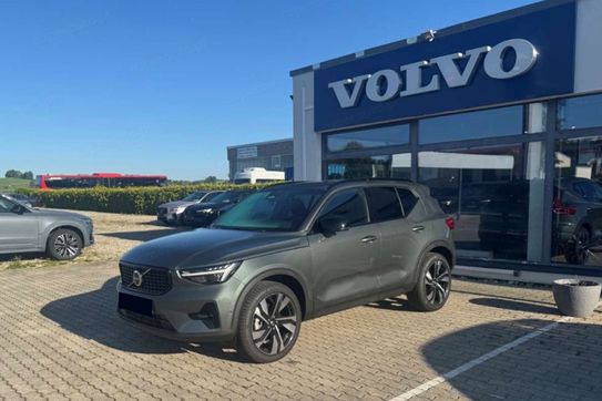 Volvo XC40 B4 Plus Dark