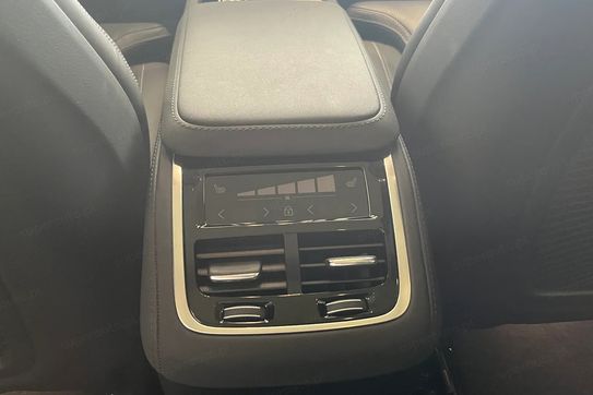 Volvo XC90 B5 B AWD Ultra Dark 7OS