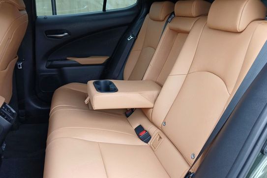 Lexus UX 300h F Sport Design