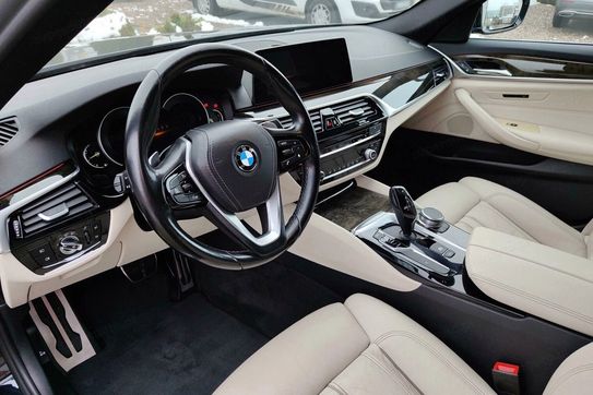 BMW Seria 5 530i xDrive M Sport