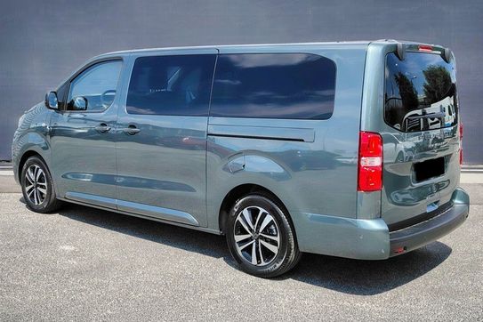 Peugeot Traveller Long L2H1 Business VIP EAT8