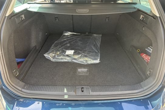 Volkswagen Passat Elegance 1.5 TSI DSG