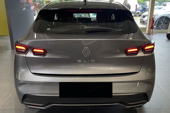Renault Clio Evolution 1.8 E-TECH Full Hybrid