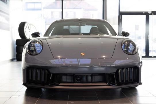 Porsche 911 Carrera 4 GTS