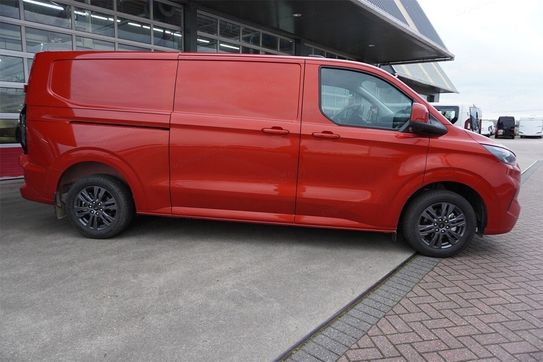 Ford Transit Custom 320 L2H1 Limited