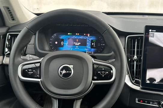 Volvo XC90 T8 AWD Plug-In Hybrid Ultra Dark 7os aut