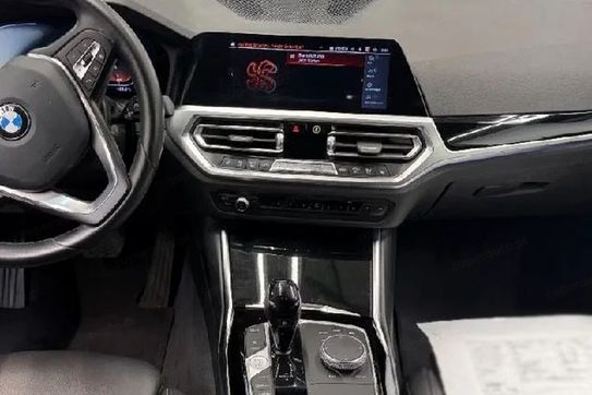 BMW Seria 3 320i Advantage aut