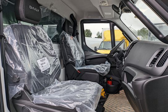 Iveco Daily 70C18 Hi-Matic Zabudowa 15EP + Winda