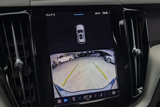 Volvo XC60 B4 D AWD Plus Dark