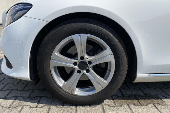 Mercedes Klasa E E 220 d  9G-TRONIC