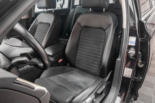 Volkswagen Passat 2.0 TSI Elegance DSG