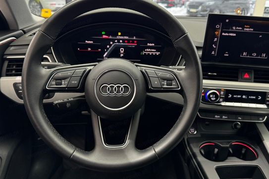 Audi A4 35 TFSI mHEV S Line S tronic