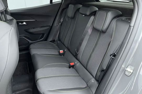 Peugeot 2008 GT e-DCS 1.2 mHEV