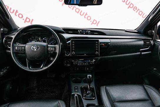 Toyota HiLux Double Cab Invincible 4x4  AT