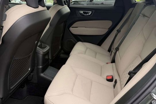 Volvo XC60 B5 B AWD Ultra Dark