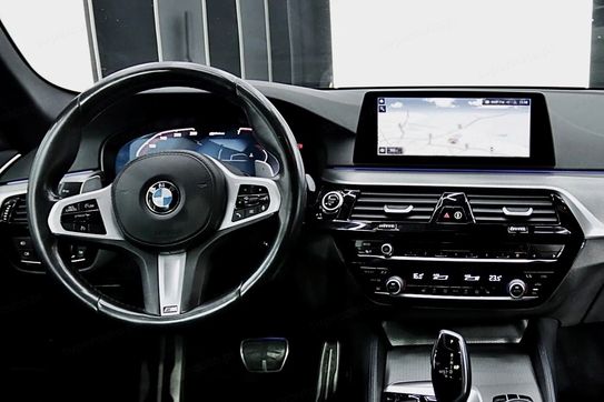BMW Seria 5 530e xDrive M Sport