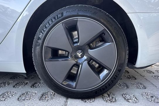 Tesla Model 3 Standard Range Plus