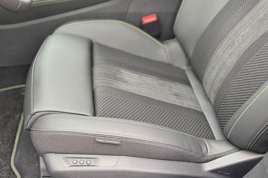 Peugeot 408 GT Exclusive S&S e-DCS6 1.2 PureTech mHEV