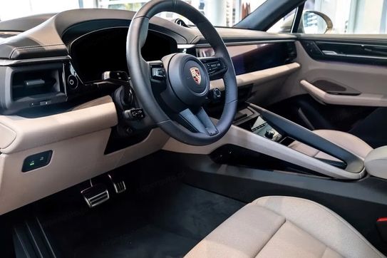 Porsche Macan 4