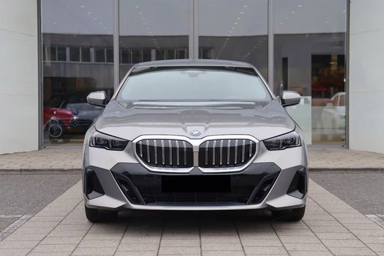 BMW Seria 5 550e xDrive M Sport