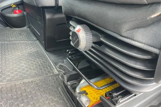 Iveco Daily 35S18 Kontener 8EP + Winda