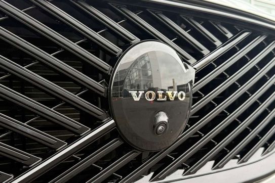 Volvo XC60 B5 AWD Plus Black Edition