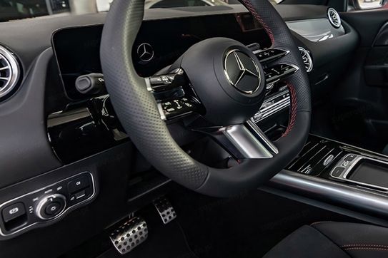 Mercedes GLA 220 4-Matic AMG Line