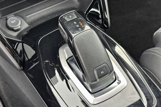 Peugeot 2008 GT 1.2 PureTech EAT8