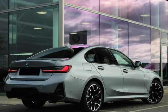 BMW Seria 3 330d xDrive M Sport
