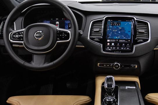 Volvo XC90 T8 AWD Plug-In Hybrid Plus Dark 7os aut